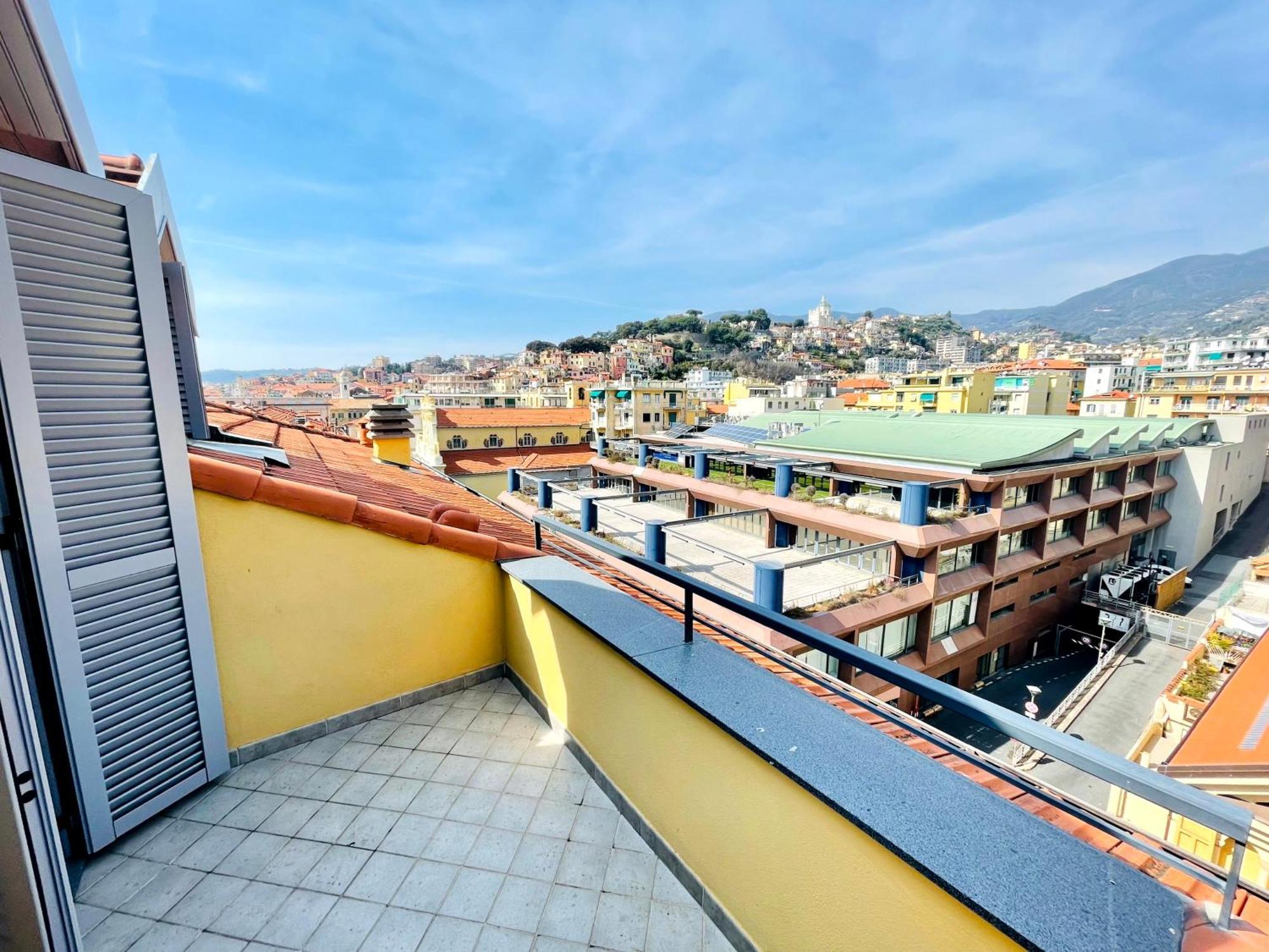 Centro Immobiliare Flagships Apartments Sanremo Ngoại thất bức ảnh